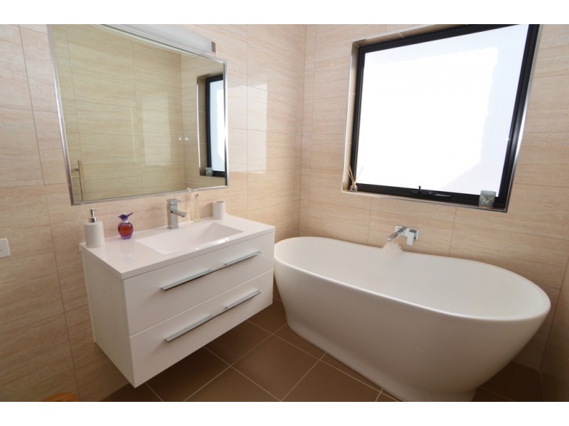 18 Carramar Drive, Gol Gol NSW 2738