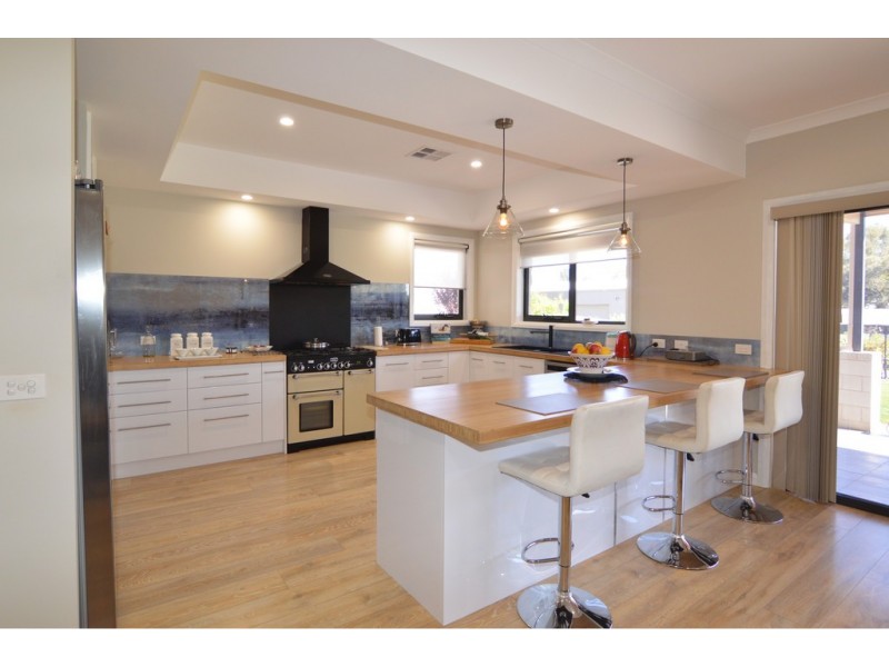 18 Carramar Drive, Gol Gol NSW 2738