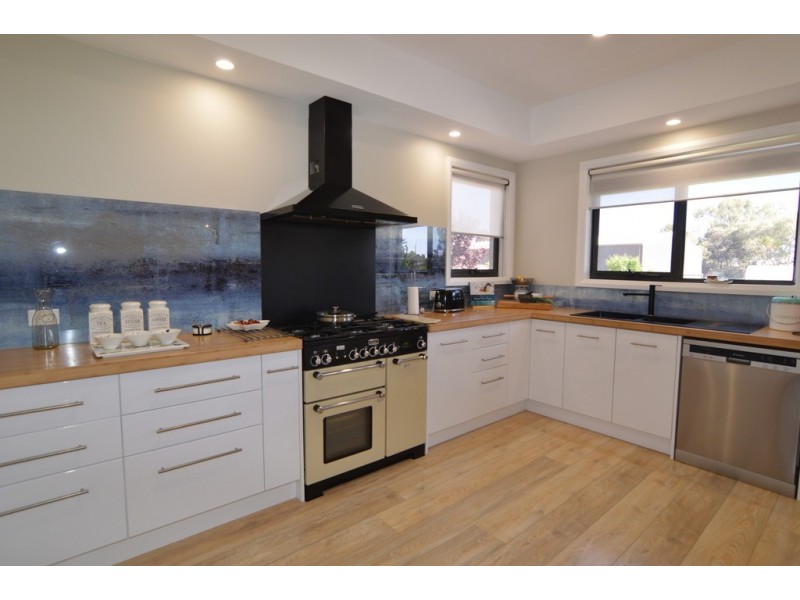 18 Carramar Drive, Gol Gol NSW 2738