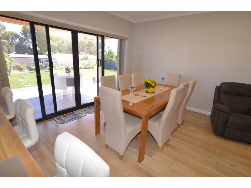 18 Carramar Drive, Gol Gol NSW 2738