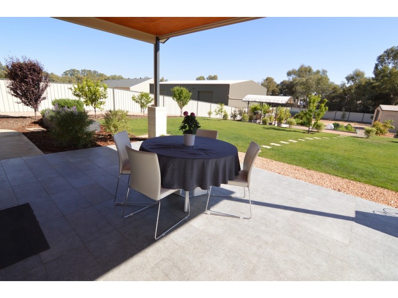 18 Carramar Drive, Gol Gol NSW 2738