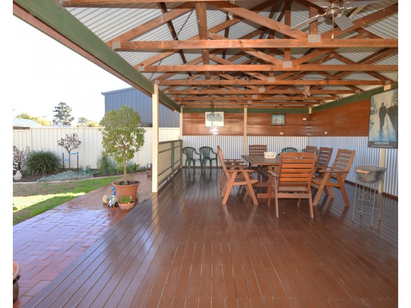 64 William Street, Gol Gol NSW 2738