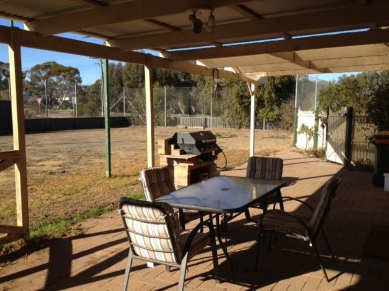 12 Fuller Street, Ouyen VIC 3490