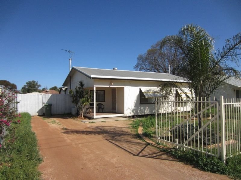 18 Neilpo Street, Dareton NSW 2717