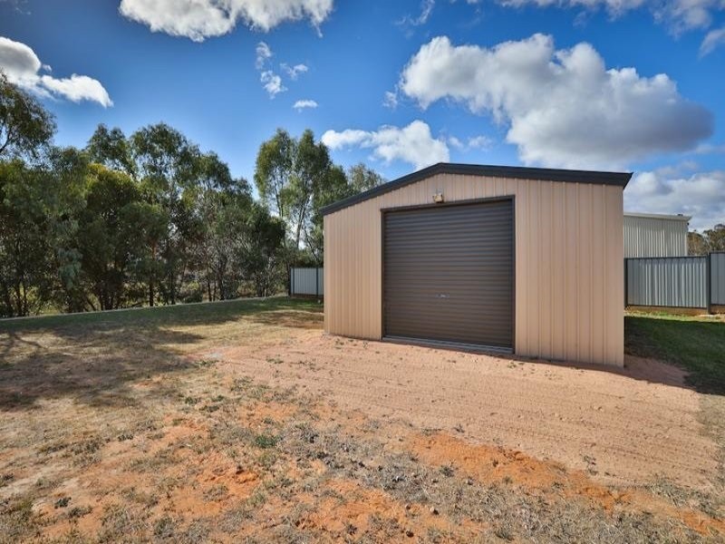 18 Carramar Drive, Gol Gol NSW 2738