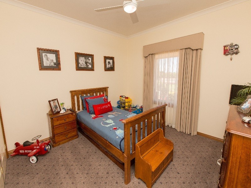 423 Dairtnunk Avenue, Cardross VIC 3496