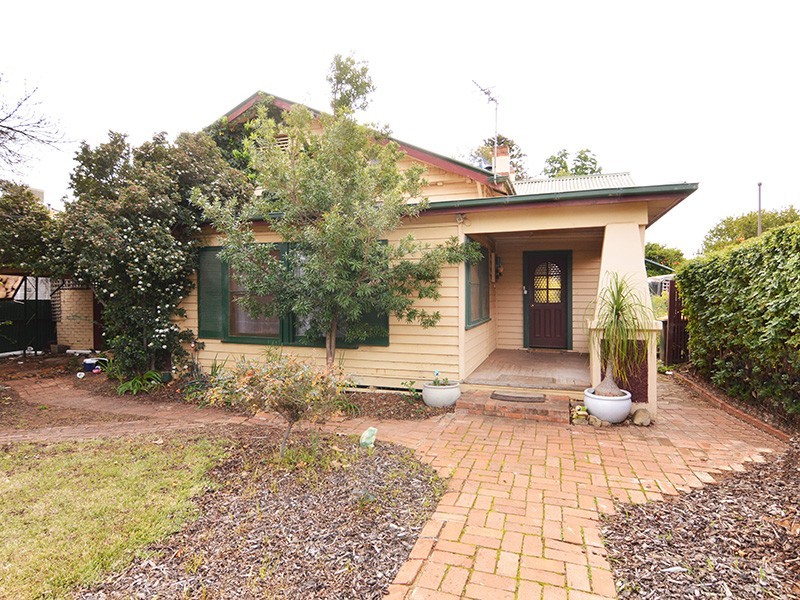 25 Heytsbury Avenue, Red Cliffs VIC 3496