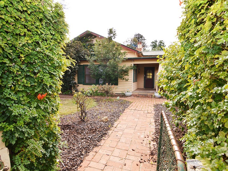 25 Heytsbury Avenue, Red Cliffs VIC 3496