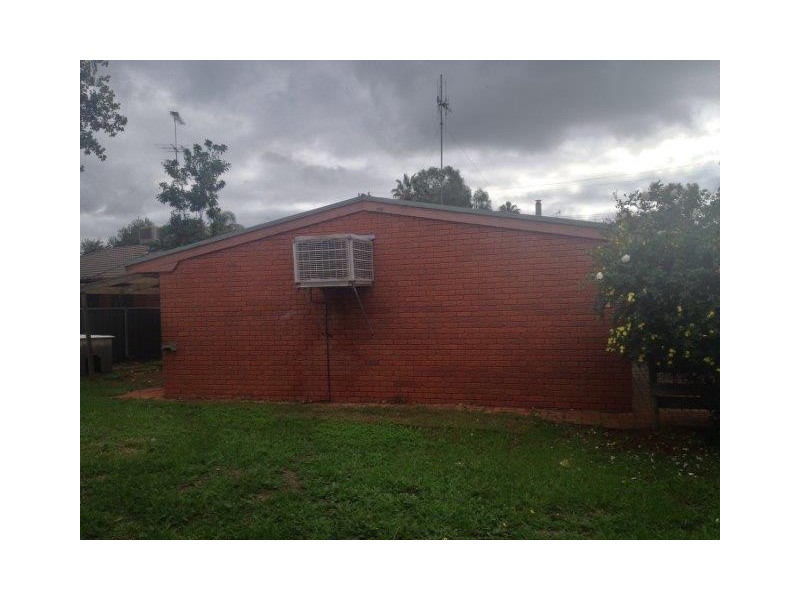 16 Arnott Street, Robinvale VIC 3549