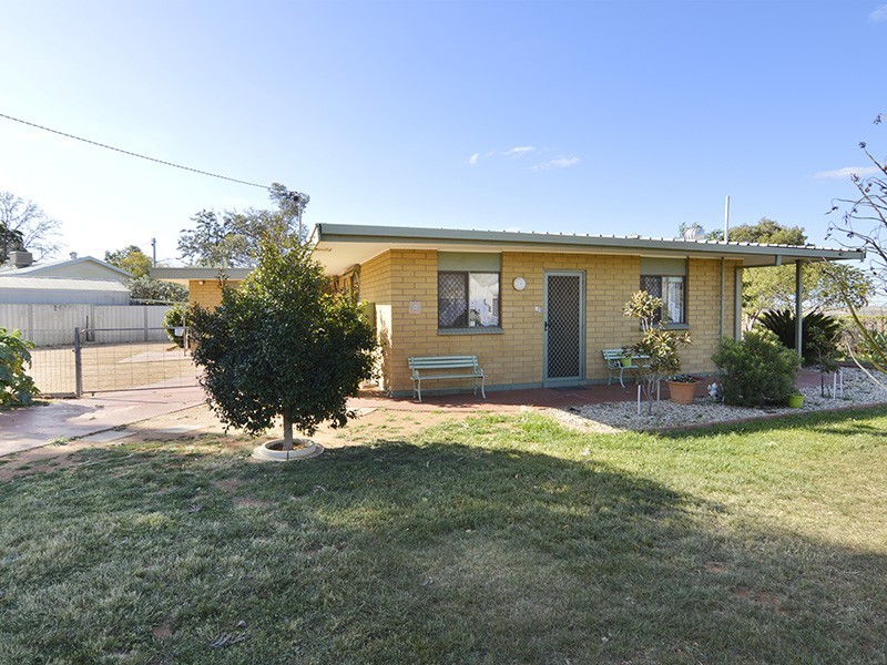 49 Avoca Street, Dareton NSW 2717