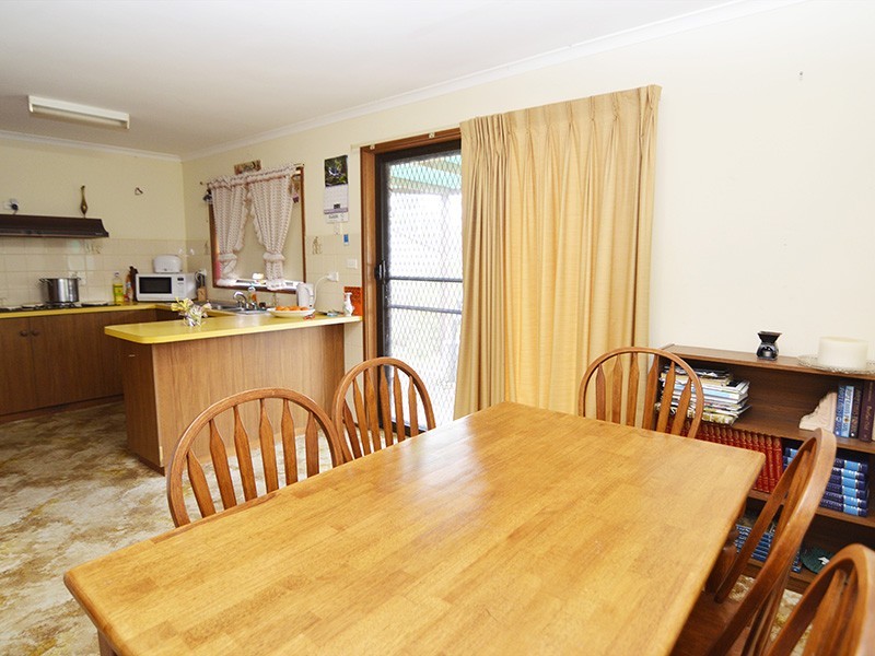 12 Riverview Drive, Dareton NSW 2717