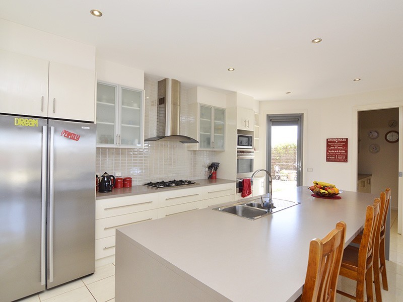 4 Forrester Court, Nichols Point VIC 3501