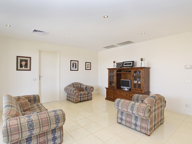 4 Forrester Court, Nichols Point VIC 3501