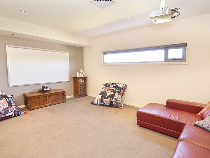 4 Forrester Court, Nichols Point VIC 3501