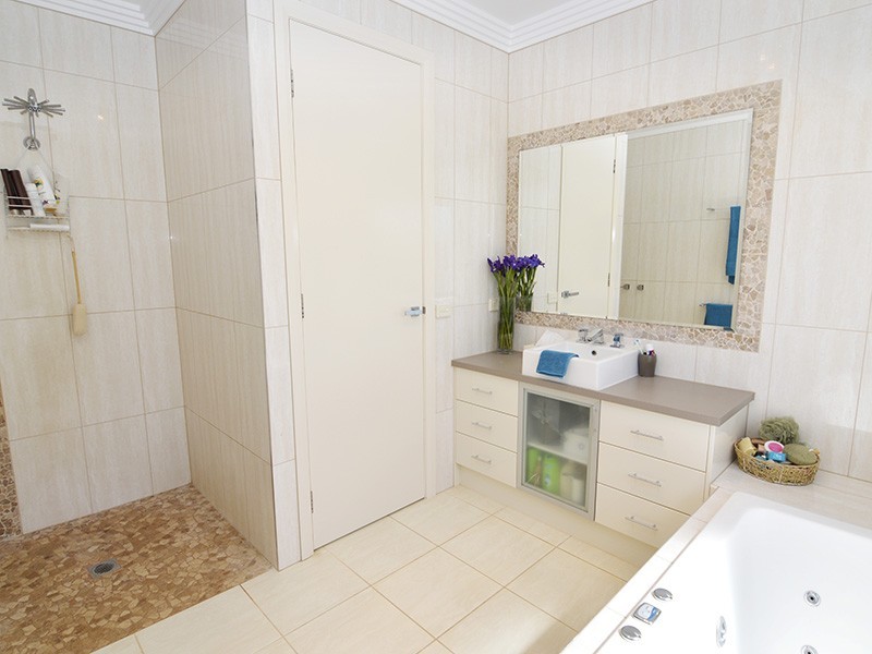 4 Forrester Court, Nichols Point VIC 3501