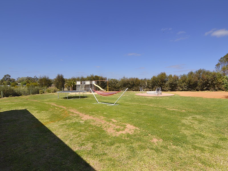 4 Forrester Court, Nichols Point VIC 3501