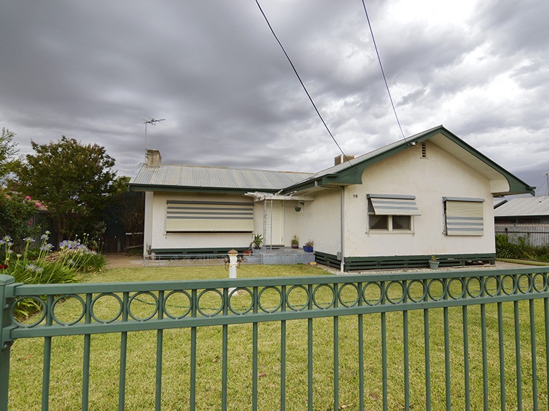 98 Thirteenth Street, Mildura VIC 3500