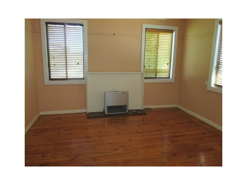 32 Railway Terrace, Ouyen VIC 3490