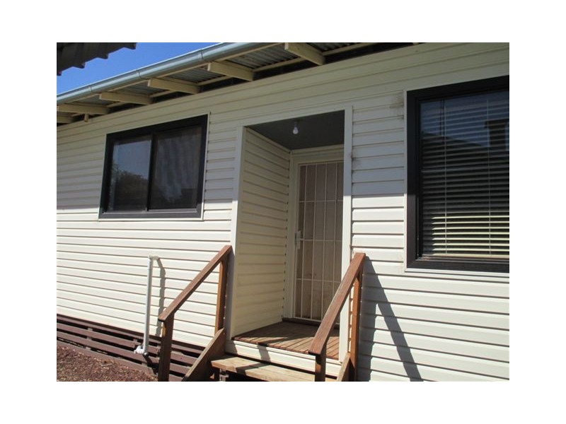 32 Railway Terrace, Ouyen VIC 3490