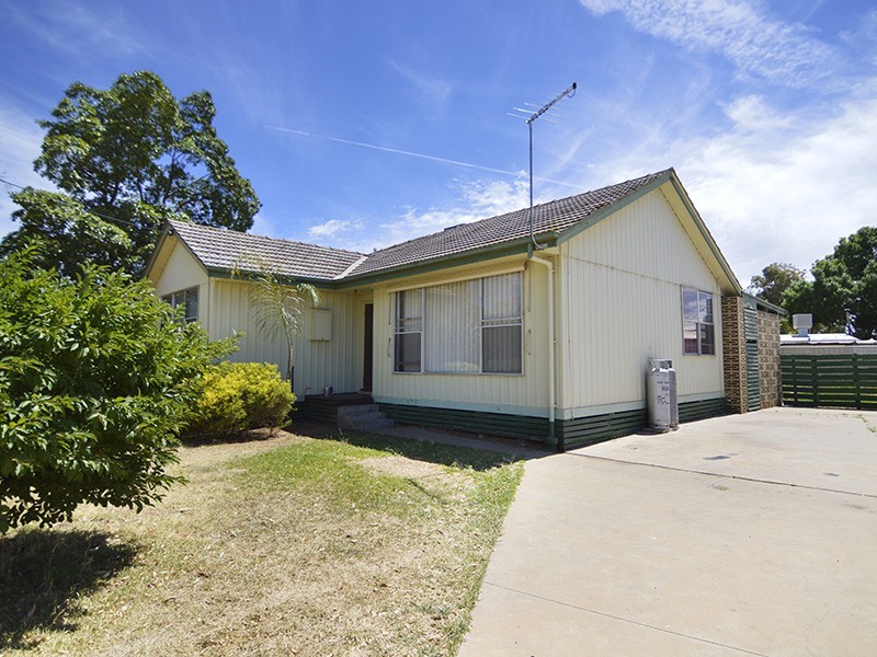 6 Weir Cresent, Mildura VIC 3500