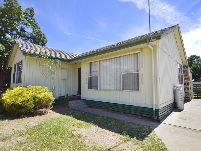 6 Weir Cresent, Mildura VIC 3500