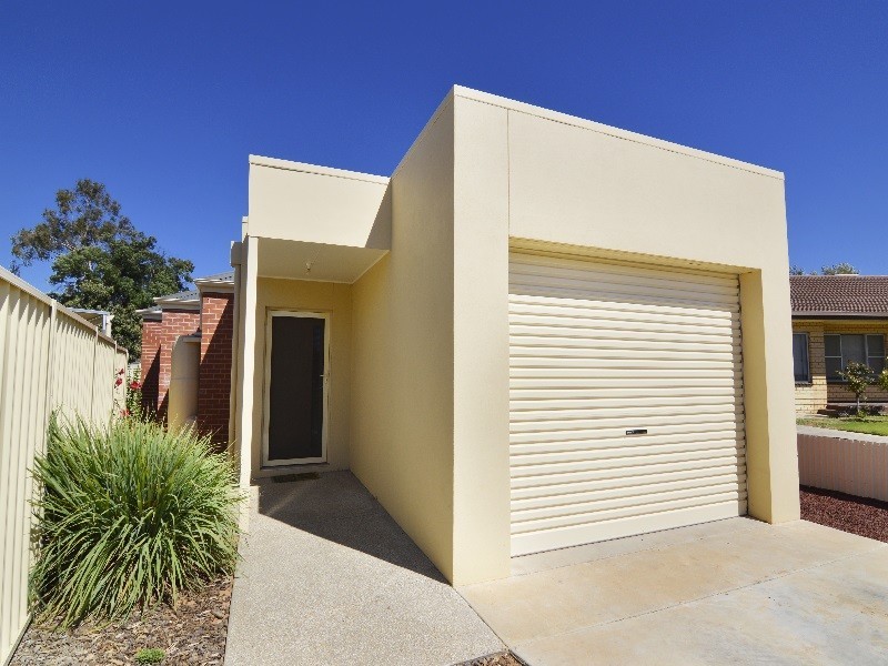 6 A John Court, Irymple VIC 3498