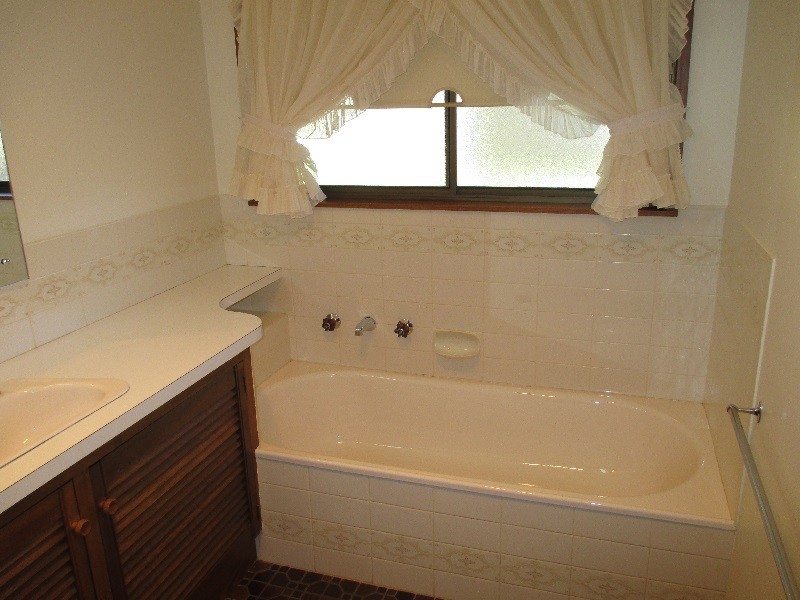 16 Loveridge Street, Ouyen VIC 3490