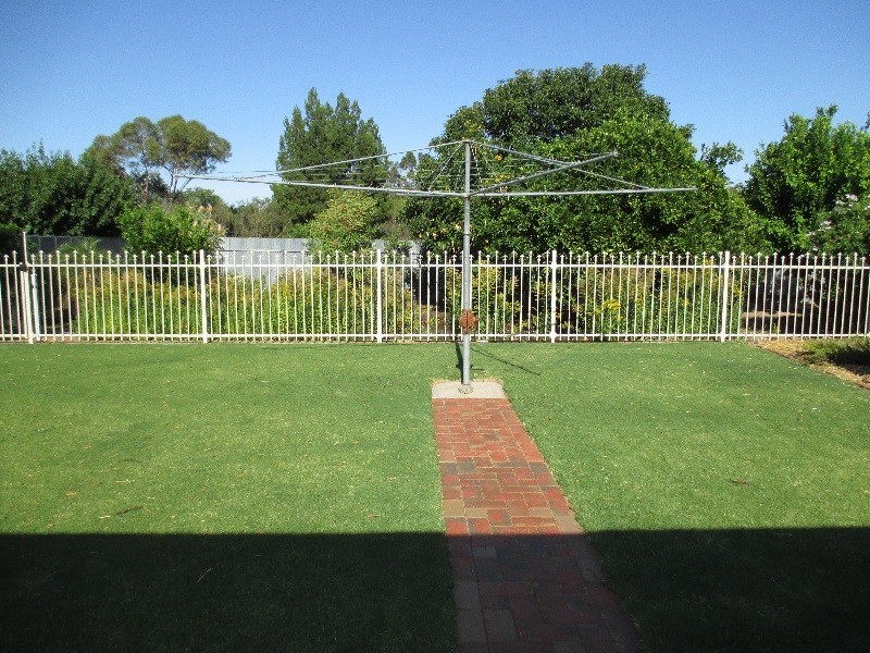 16 Loveridge Street, Ouyen VIC 3490