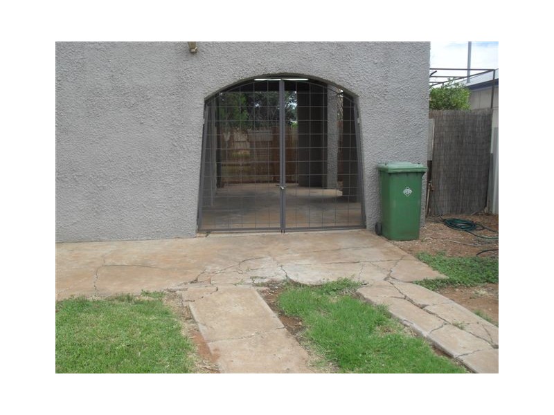 73 Tapio Street, Dareton NSW 2717