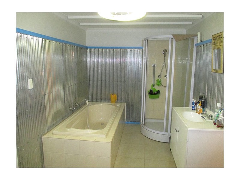 29-31 Railway Avenue, Sea Lake VIC 3533