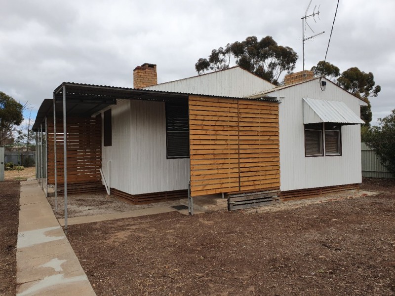 24 Railway Avenue, Sea Lake VIC 3533