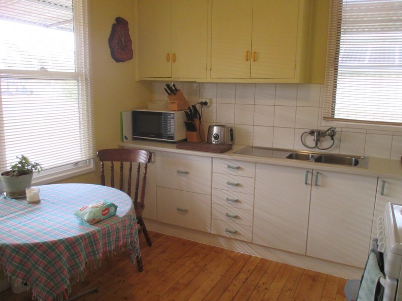 24 Railway Avenue, Sea Lake VIC 3533