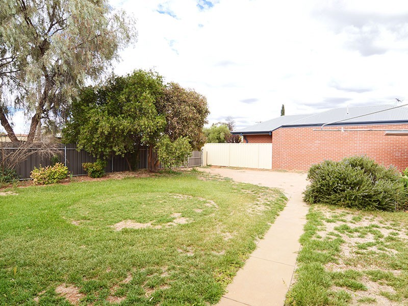 2 Mimosa Ave, Mildura VIC 3500
