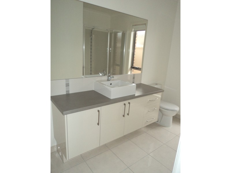 4/11 Wisteria Way, Mildura VIC 3500