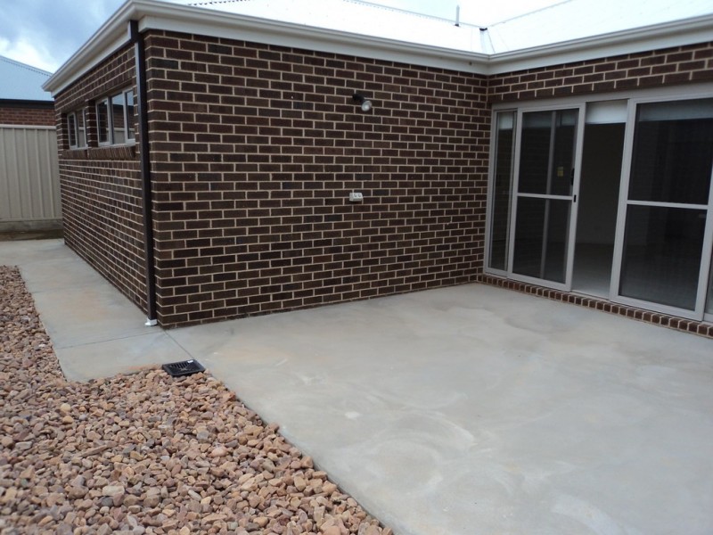 4/11 Wisteria Way, Mildura VIC 3500