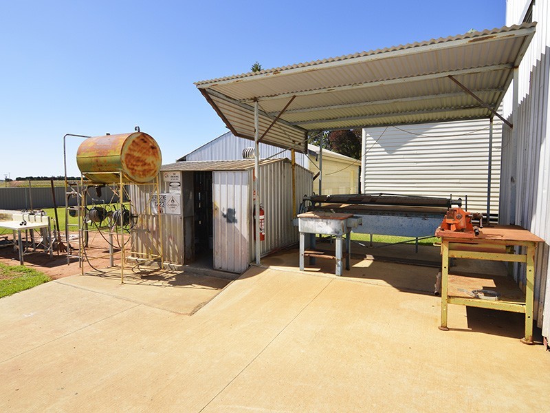 19 Pine Road, Gol Gol NSW 2738