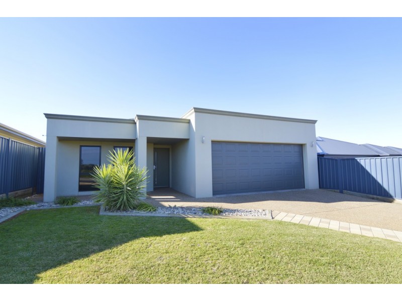 12 Melaleuca Street, Buronga NSW 2739