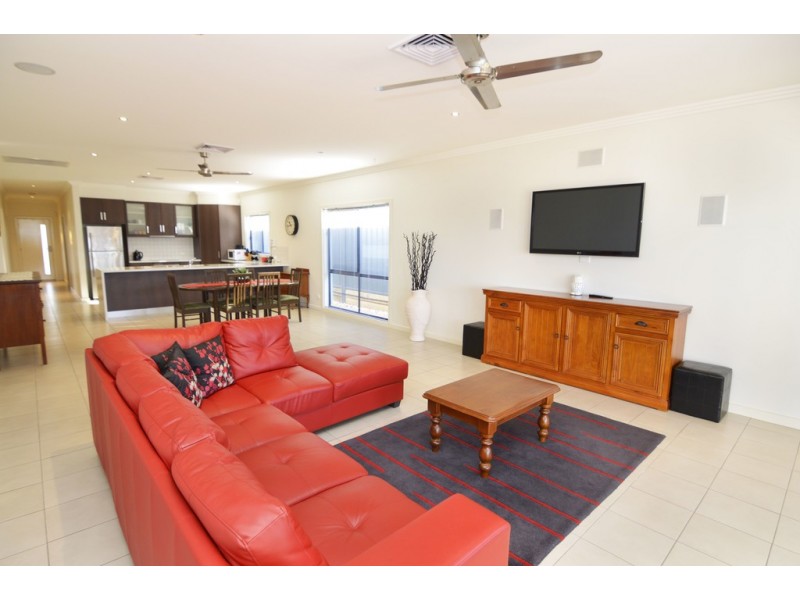 12 Melaleuca Street, Buronga NSW 2739