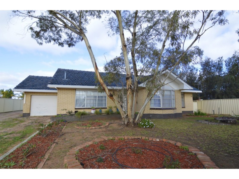 574 Deakin Avenue, Mildura South VIC 3501