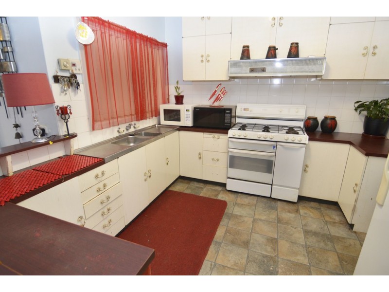 574 Deakin Avenue, Mildura South VIC 3501