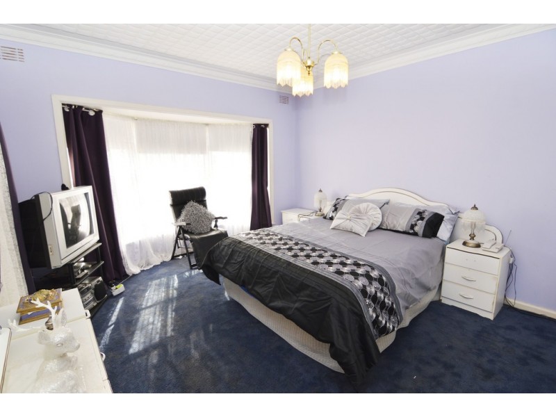 574 Deakin Avenue, Mildura South VIC 3501