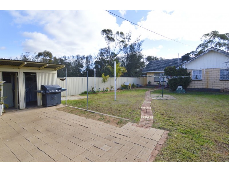 574 Deakin Avenue, Mildura South VIC 3501