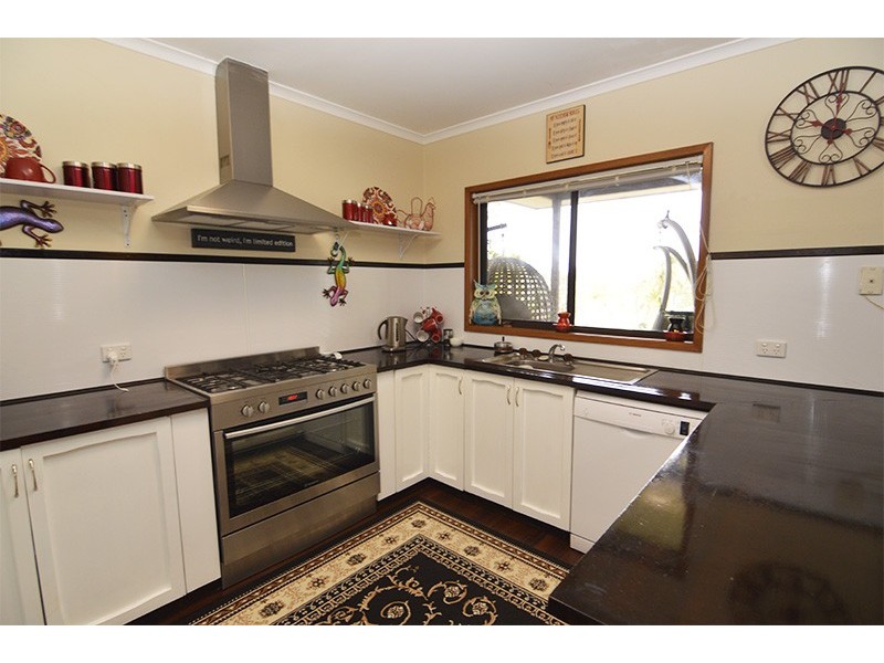 39 Riverview Drive, Dareton NSW 2717