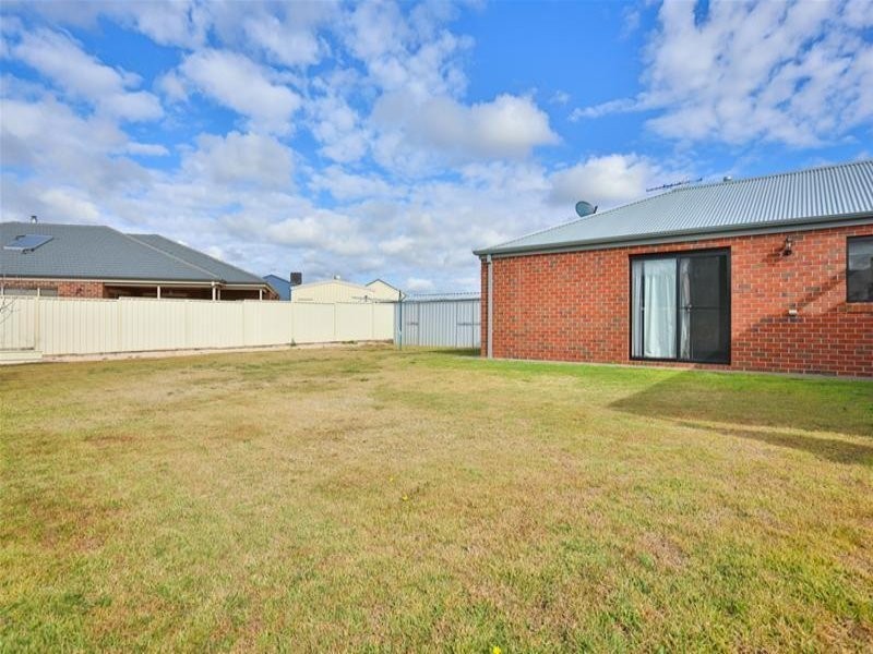 11 Darlington Parade, Mildura VIC 3500