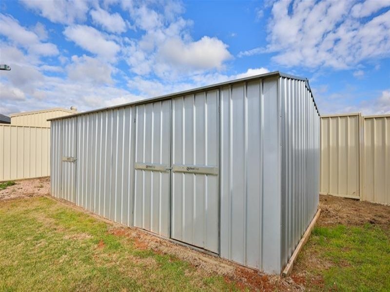 11 Darlington Parade, Mildura VIC 3500