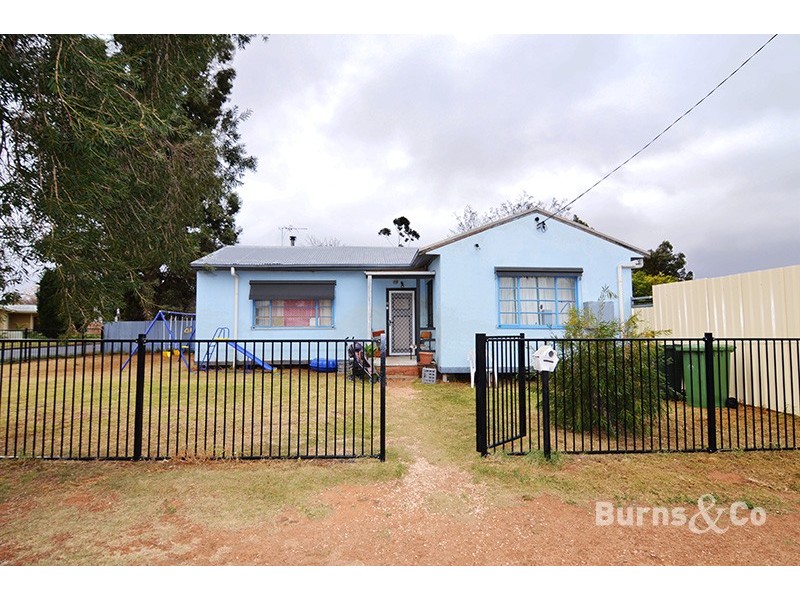 11 Neilpo St, Dareton NSW 2717