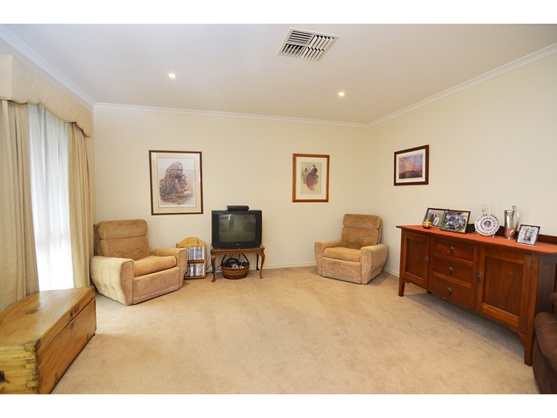 2 Edmund Barton Court, Mildura VIC 3500