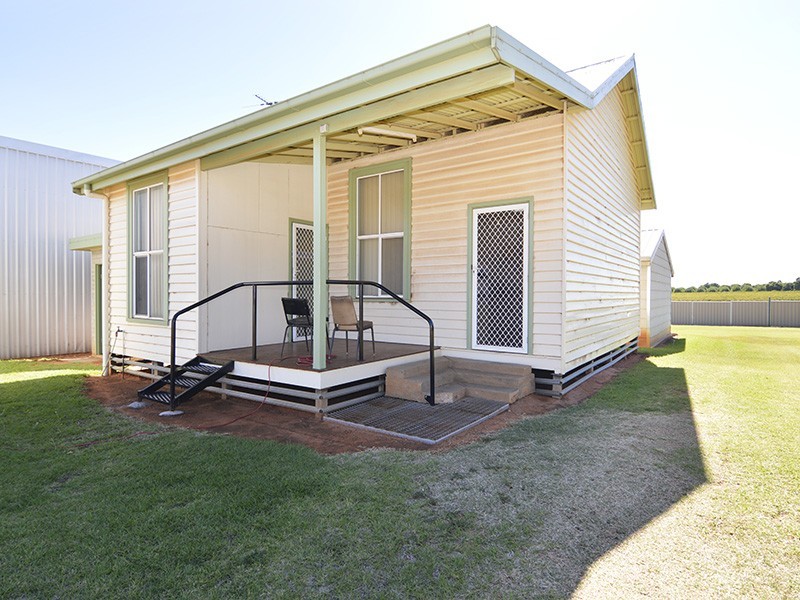 19 Pine Road, Gol Gol NSW 2738