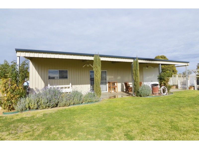 24 Drings Way, Gol Gol NSW 2738