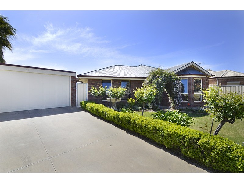11 Rosedale Court, Buronga NSW 2739